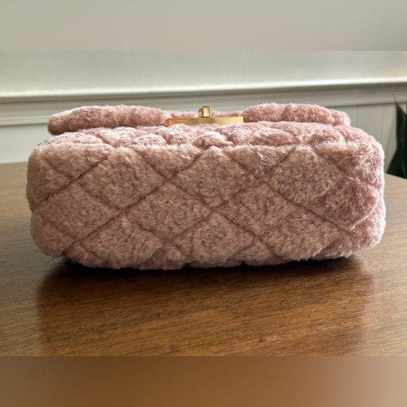 NWOT - KATE SPADE Carry Faux Fur
Small Flap Crossbody - Shoulder Bag - Picture 8 of 15